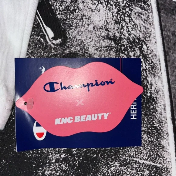 NWT Cropped T-Shirt - Picture 7 of 8